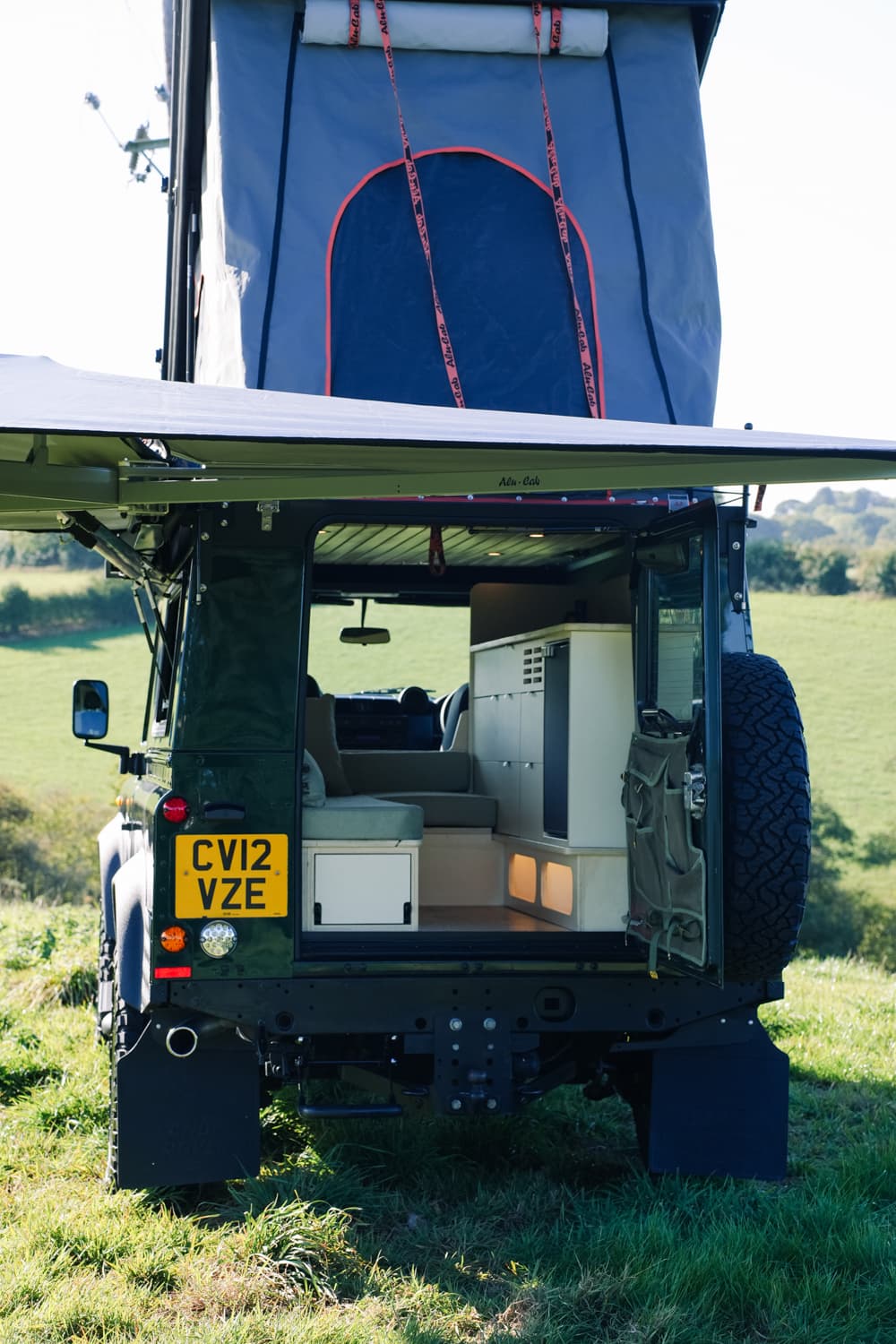 Land Rover Defender photo